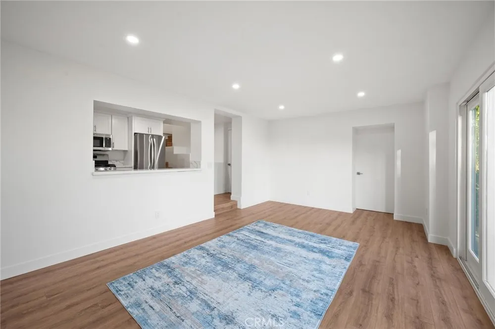 8246 Woodshill Trail Los Angeles, CA 90069