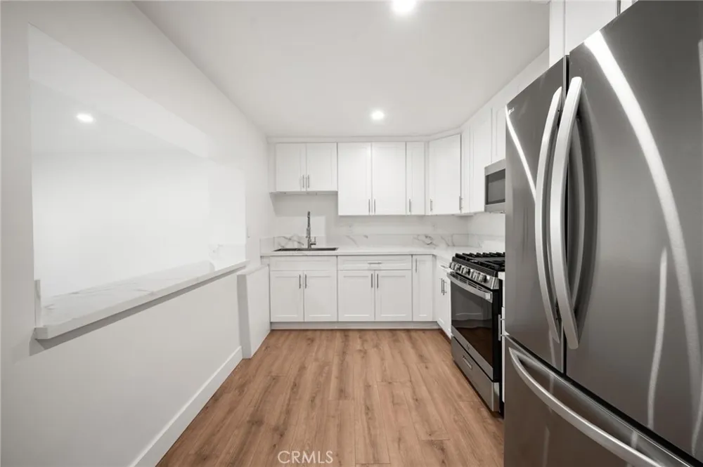 8246 Woodshill Trail Los Angeles, CA 90069