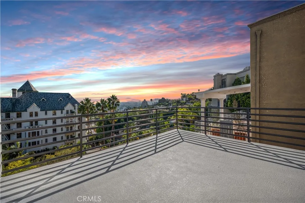 8246 Woodshill Trail Los Angeles, CA 90069