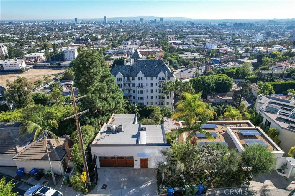 8246 Woodshill Trail Los Angeles, CA 90069