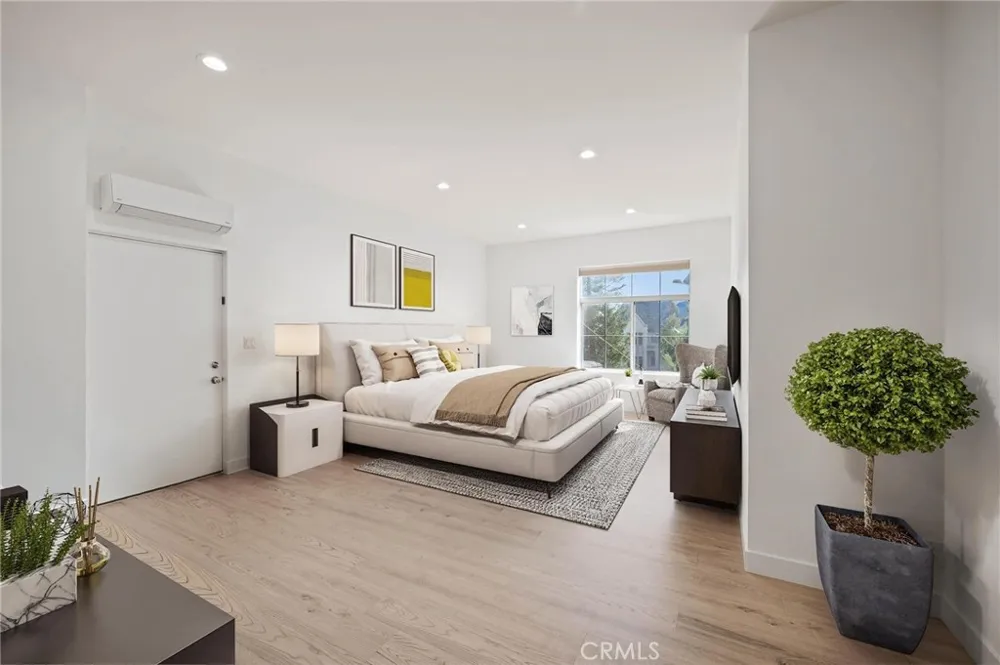 8246 Woodshill Trail Los Angeles, CA 90069