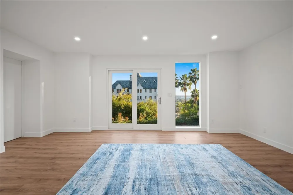 8246 Woodshill Trail Los Angeles, CA 90069
