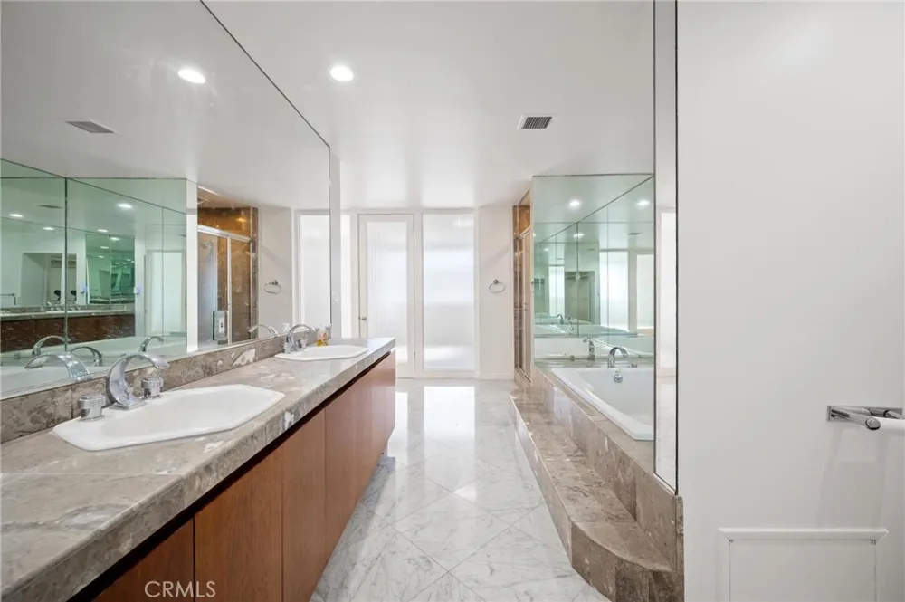 8246 Woodshill Trail Los Angeles, CA 90069