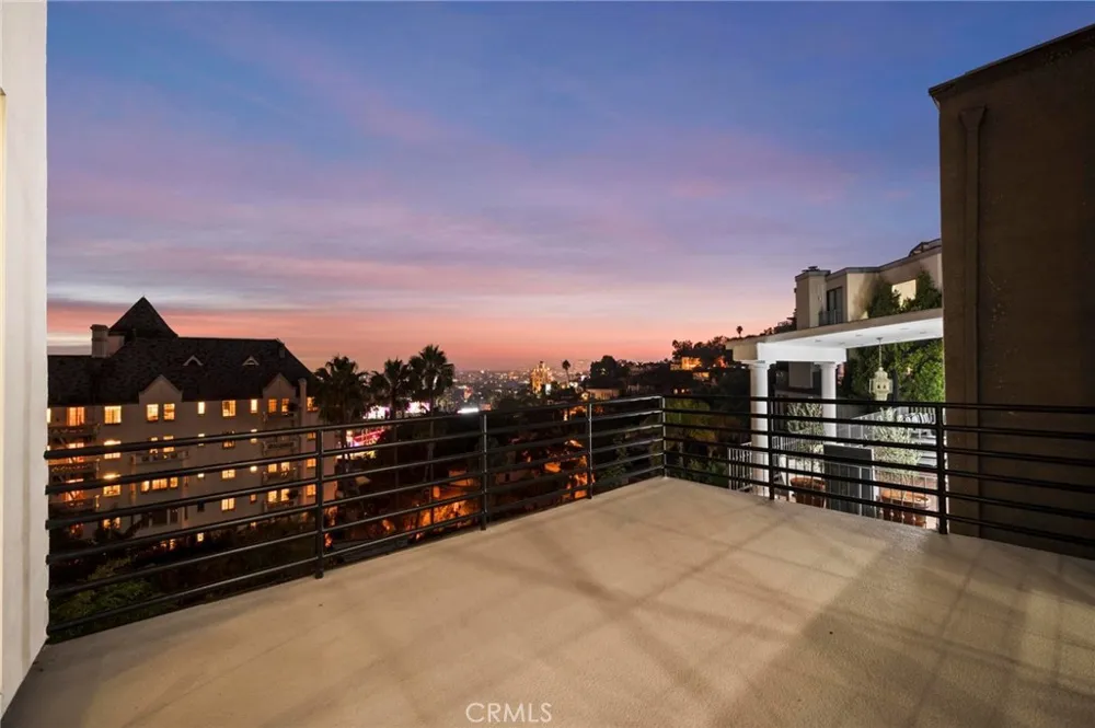 8246 Woodshill Trail Los Angeles, CA 90069