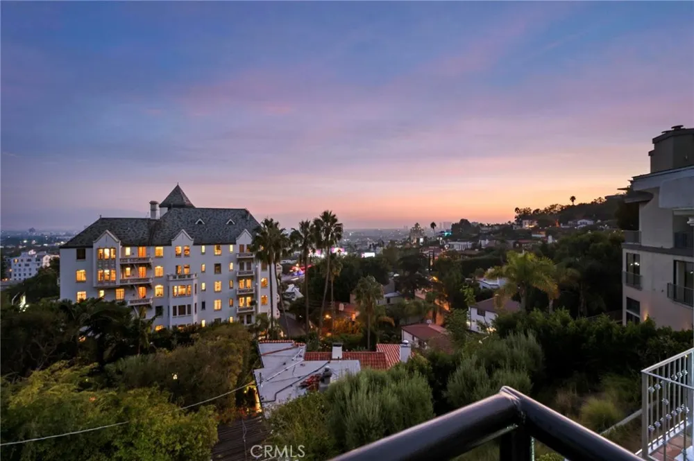 8246 Woodshill Trail Los Angeles, CA 90069