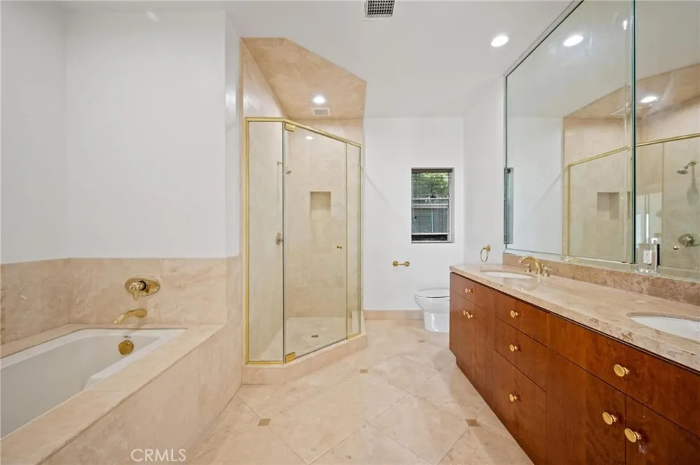8246 Woodshill Trail Los Angeles, CA 90069