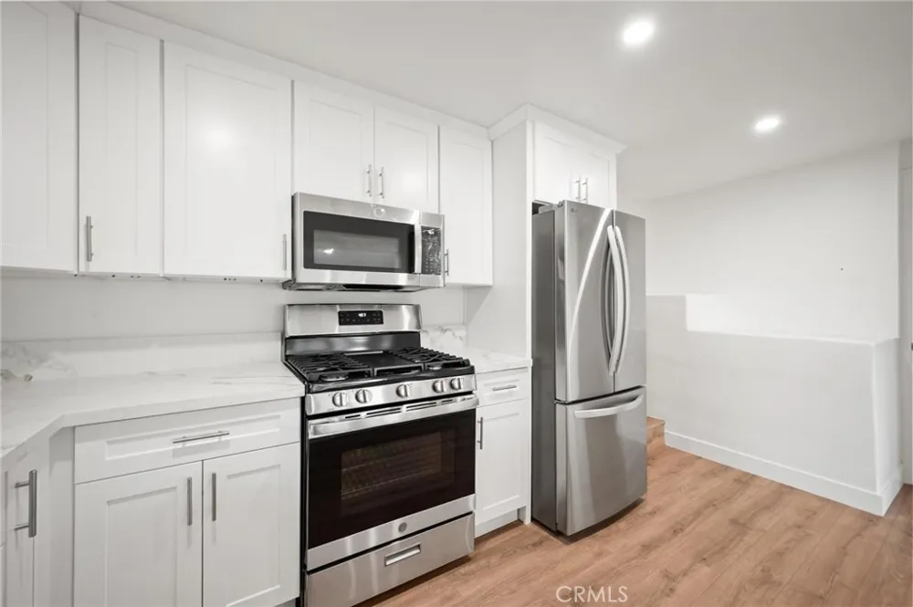 8246 Woodshill Trail Los Angeles, CA 90069