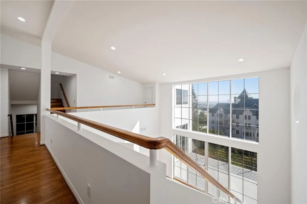8246 Woodshill Trail Los Angeles, CA 90069