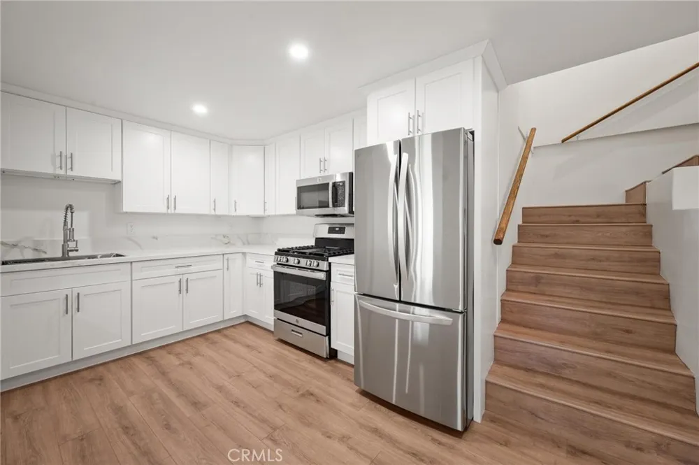 8246 Woodshill Trail Los Angeles, CA 90069