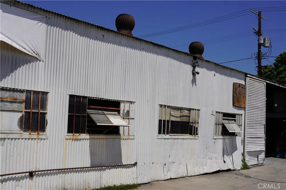 901 E 108th Los Angeles, CA 90059