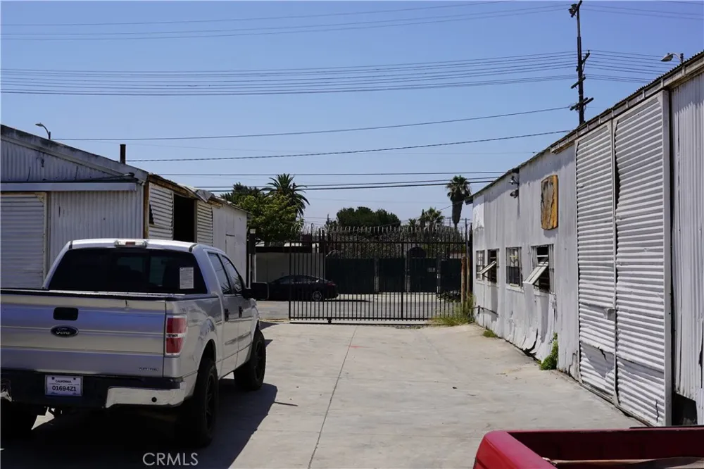 901 E 108th Los Angeles, CA 90059