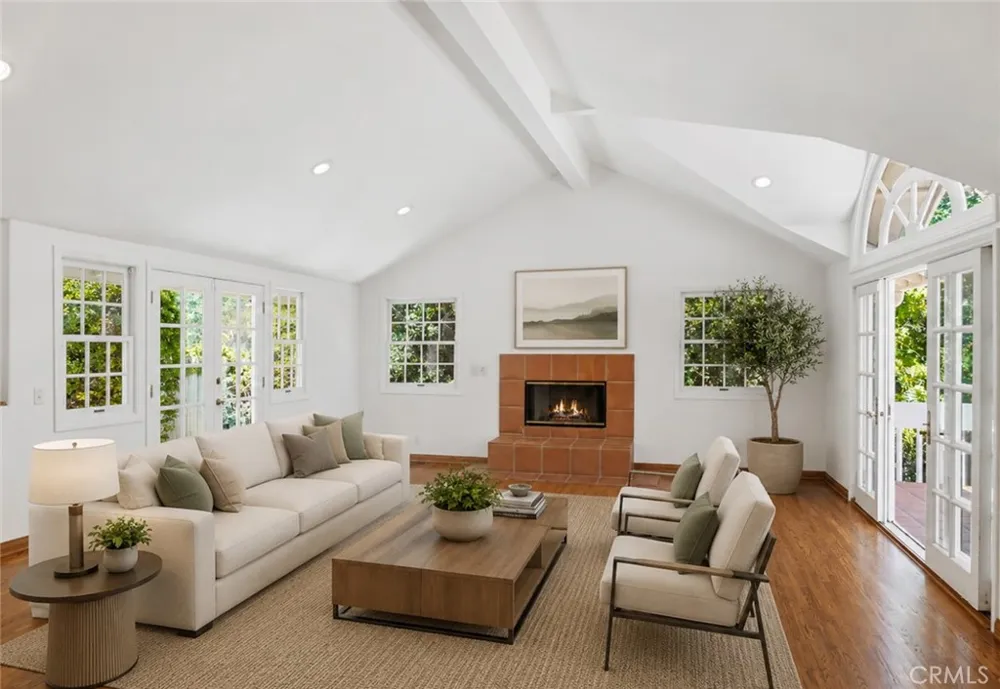 14934 Stonesboro Sherman Oaks, CA 91403