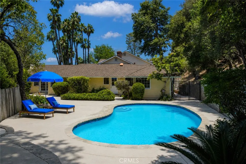 14934 Stonesboro Sherman Oaks, CA 91403