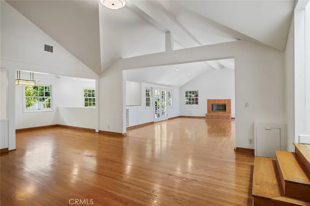 14934 Stonesboro Sherman Oaks, CA 91403