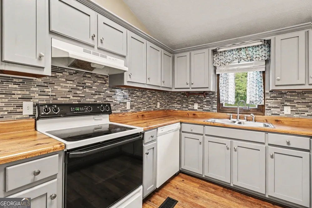 114 Meadowland TRL LaGrange, GA 30240