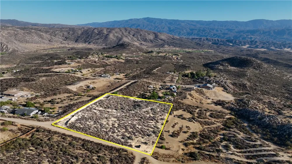 15 Goodlett Road Aguanga, CA 92536