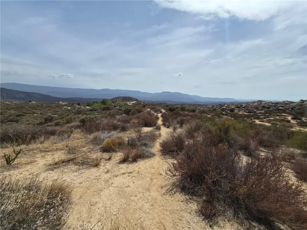 15 Goodlett Road Aguanga, CA 92536