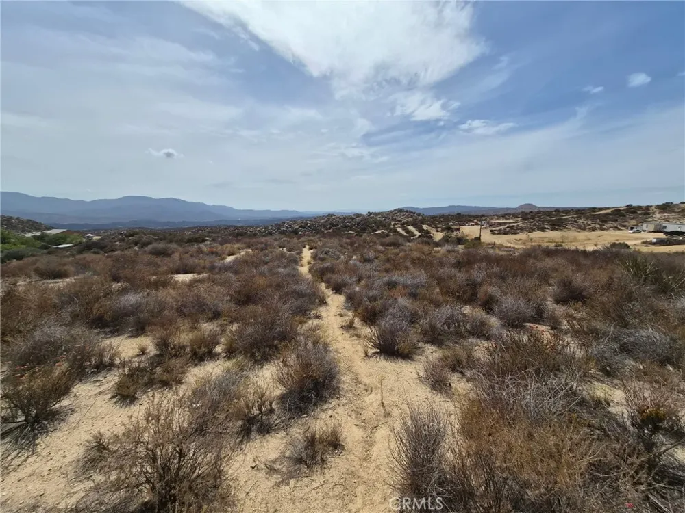 15 Goodlett Road Aguanga, CA 92536