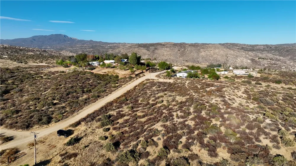 15 Goodlett Road Aguanga, CA 92536