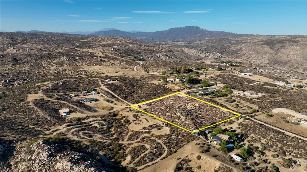 15 Goodlett Road Aguanga, CA 92536