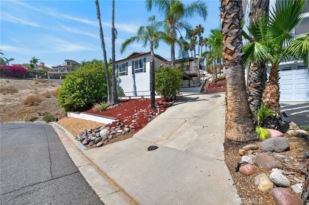 22673 Pin Tail Drive Canyon Lake, CA 92587