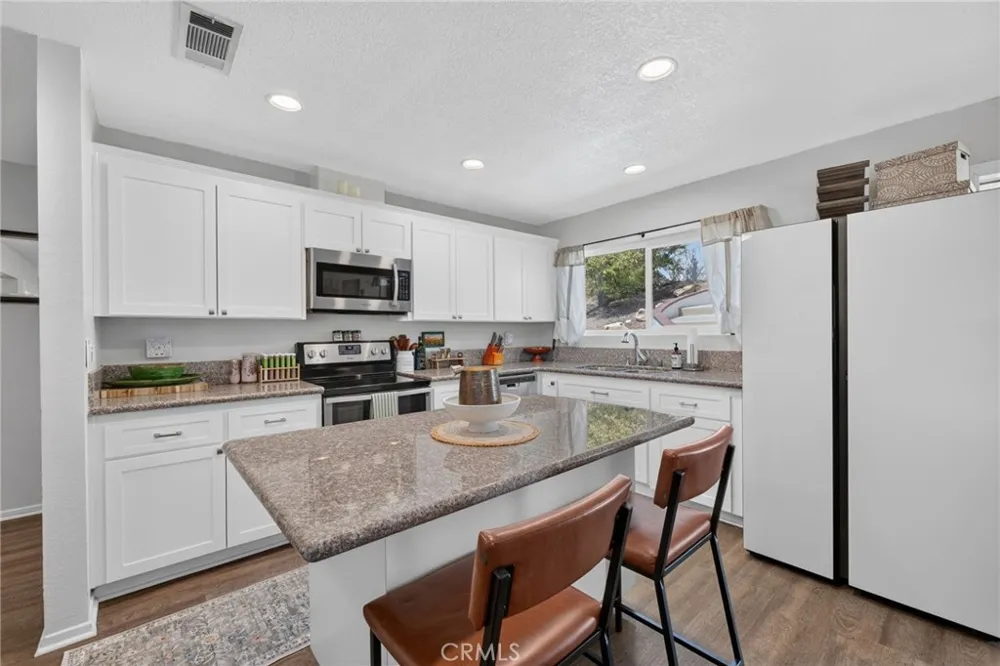 22673 Pin Tail Drive Canyon Lake, CA 92587