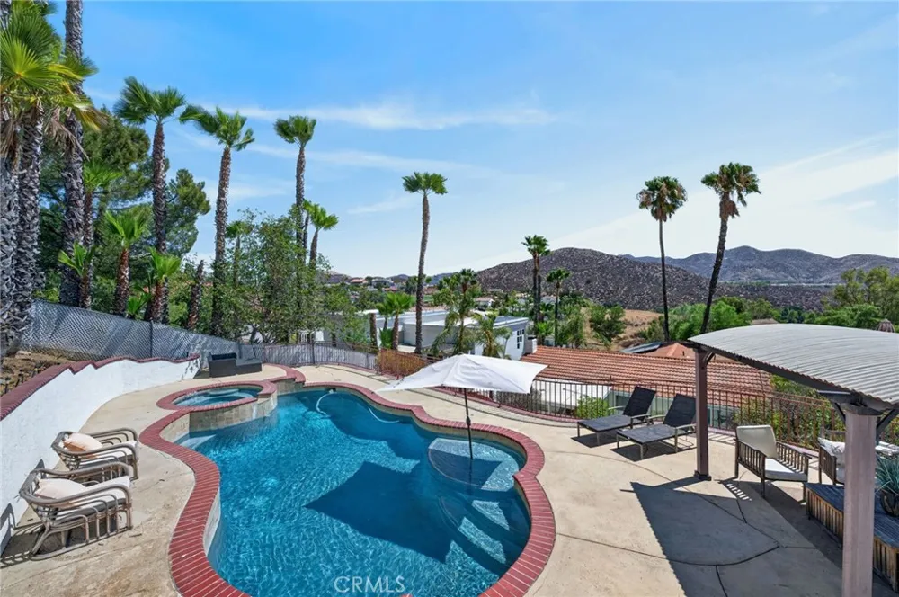 22673 Pin Tail Drive Canyon Lake, CA 92587