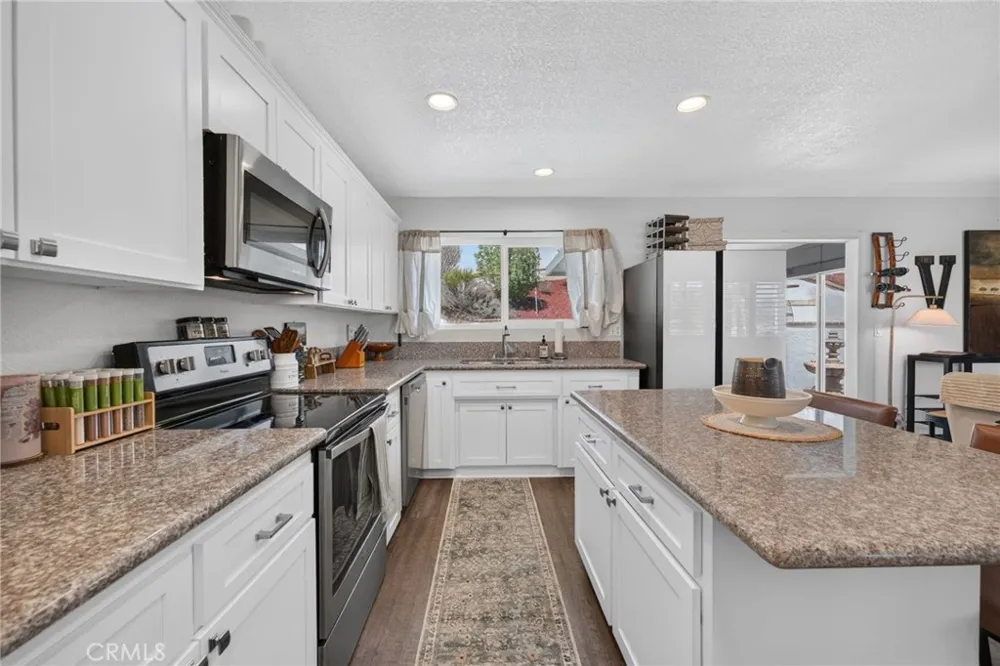 22673 Pin Tail Drive Canyon Lake, CA 92587