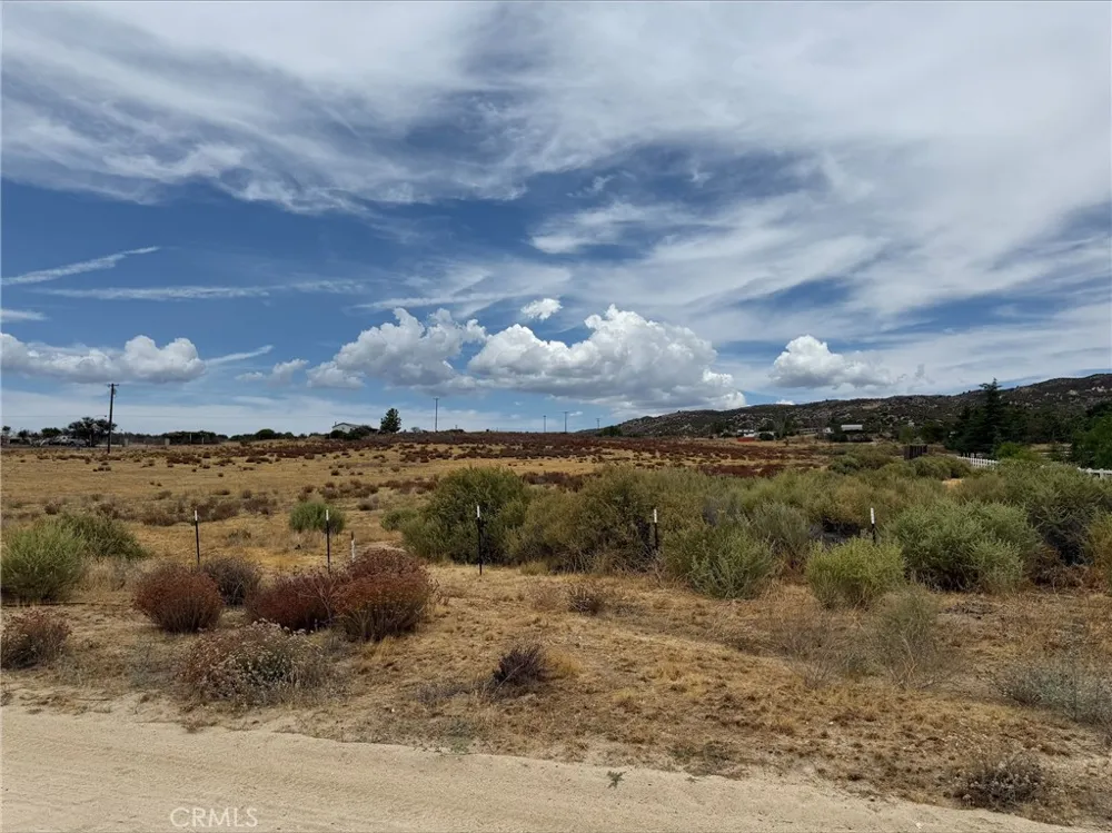 42890 tamatea Anza, CA 92539