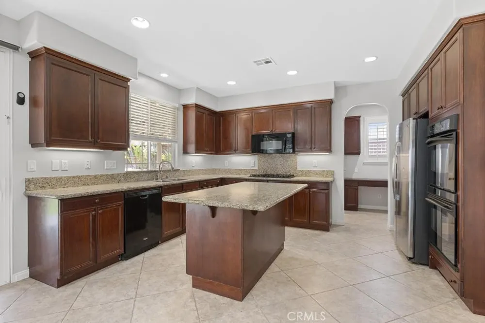 42211 Faber Court Temecula, CA 92592