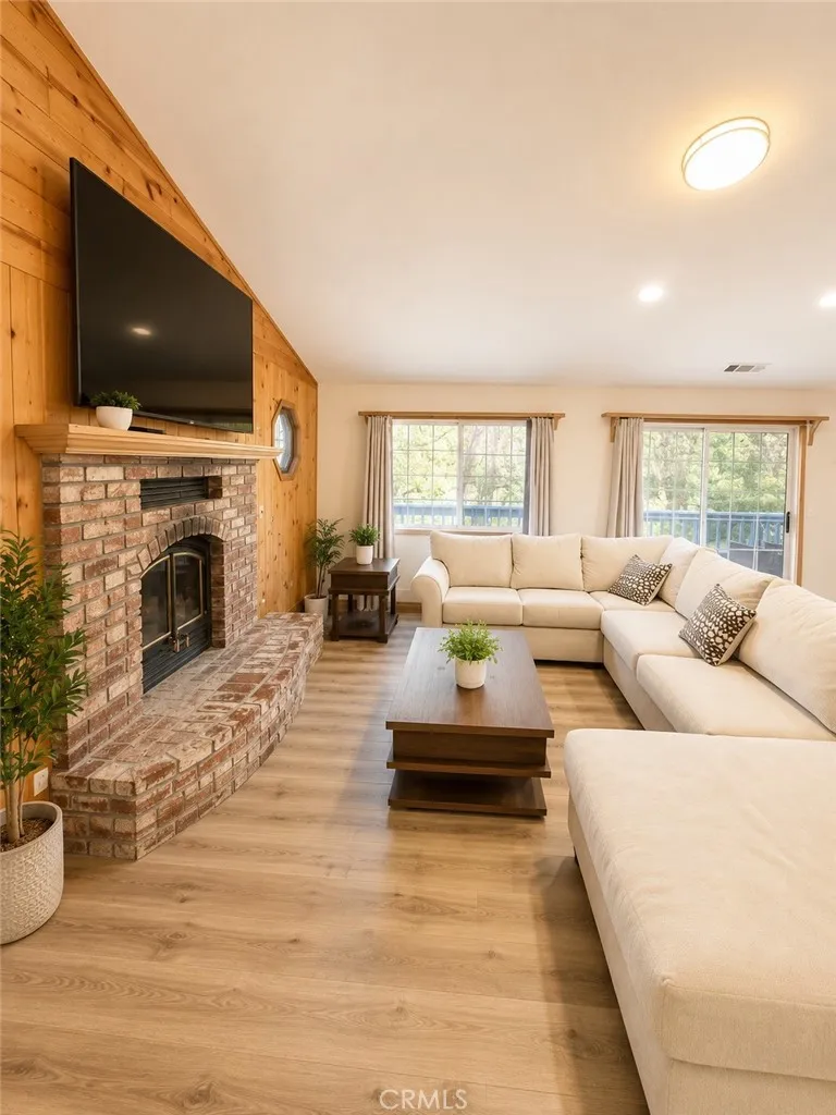 24645 Bernard Crestline, CA 92325