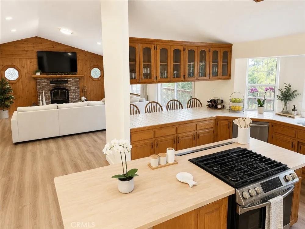 24645 Bernard Crestline, CA 92325