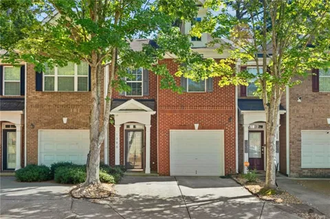 1290 Adcox Square