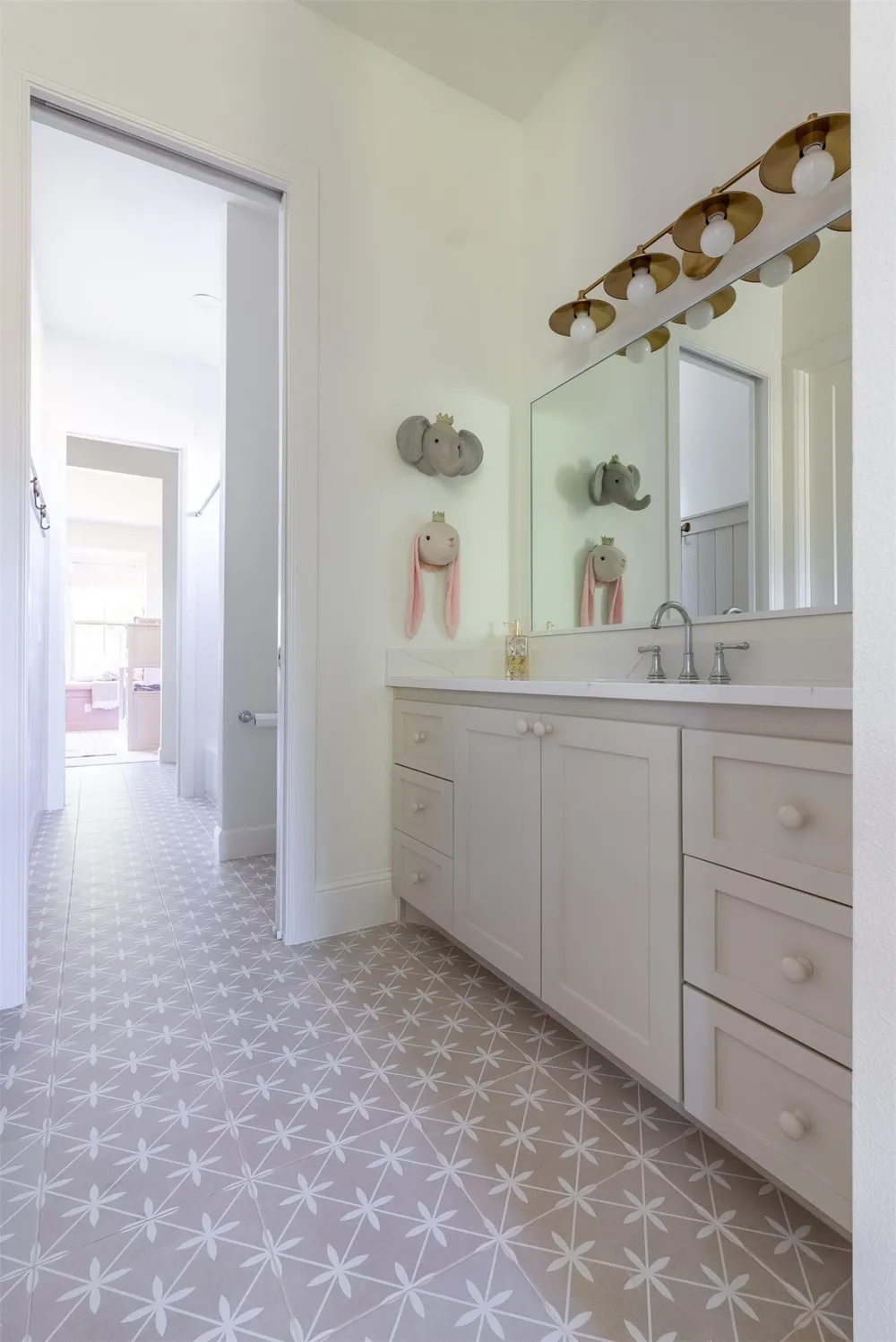 631 San Saba W Midlothian, TX 76065