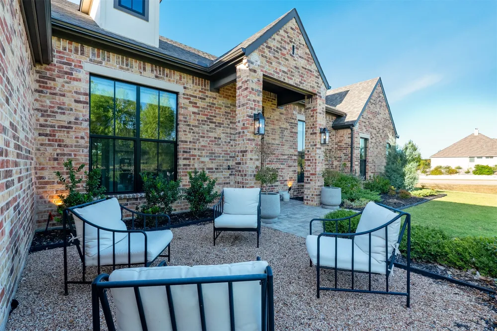631 San Saba W Midlothian, TX 76065