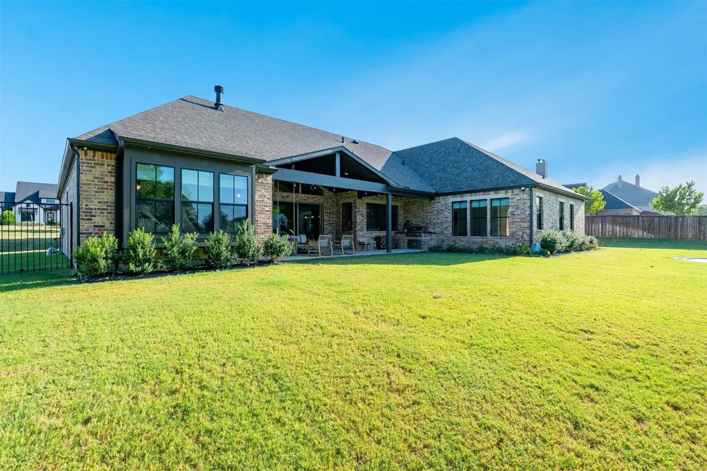 631 San Saba W Midlothian, TX 76065