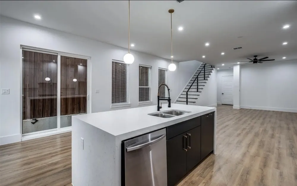 2345 Hondo Avenue Dallas, TX 75219