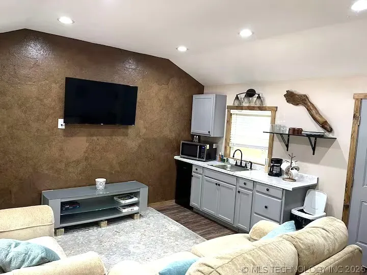 8501 Texoma Hills Kingston, OK 73439