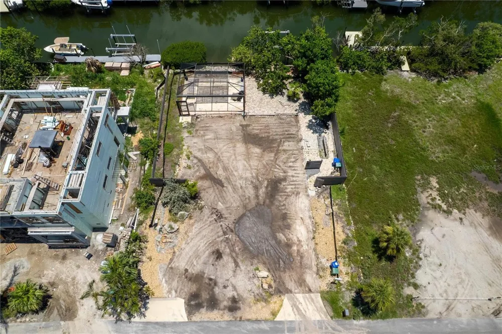 640 LYONS LANE Longboat Key, FL 34228