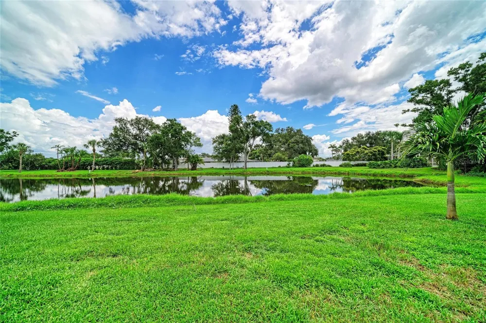 7488 ELEANOR CIRCLE Sarasota, FL 34243