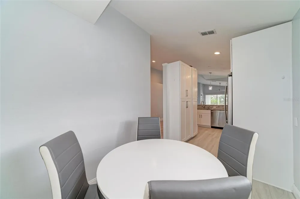 7488 ELEANOR CIRCLE Sarasota, FL 34243