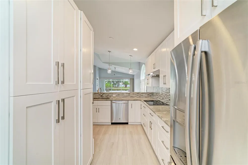 7488 ELEANOR CIRCLE Sarasota, FL 34243