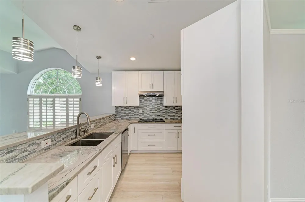 7488 ELEANOR CIRCLE Sarasota, FL 34243