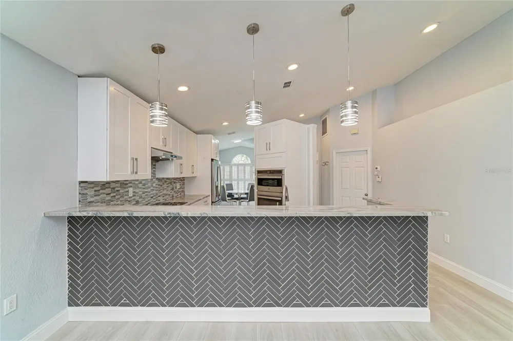 7488 ELEANOR CIRCLE Sarasota, FL 34243