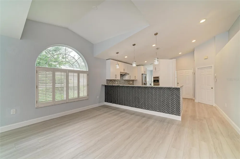 7488 ELEANOR CIRCLE Sarasota, FL 34243