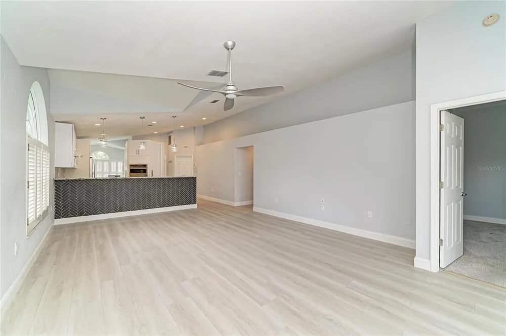 7488 ELEANOR CIRCLE Sarasota, FL 34243