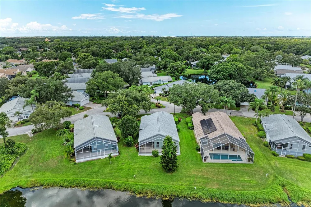 7488 ELEANOR CIRCLE Sarasota, FL 34243