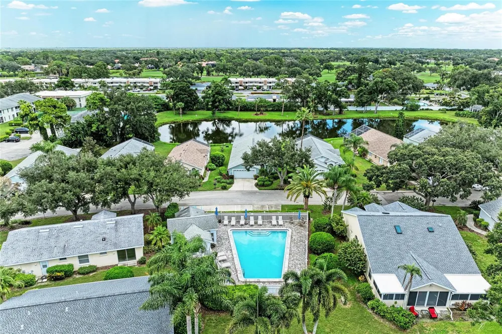 7488 ELEANOR CIRCLE Sarasota, FL 34243