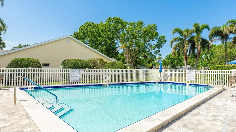7488 ELEANOR CIRCLE Sarasota, FL 34243