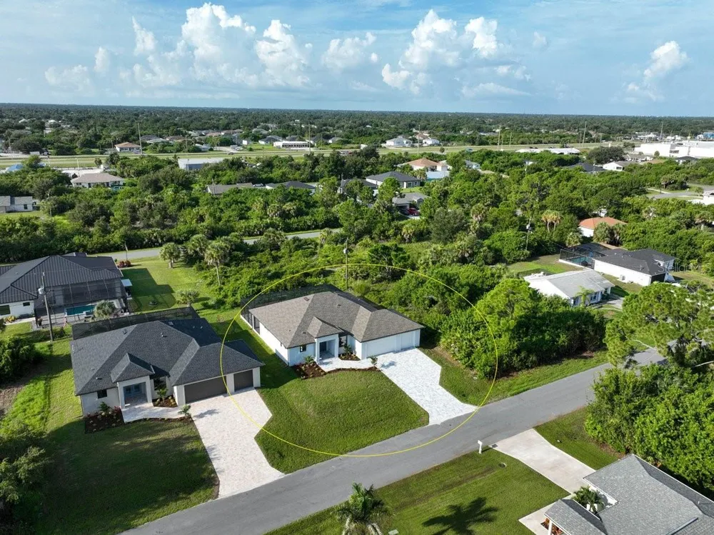 11201 CHALET AVENUE Englewood, FL 34224
